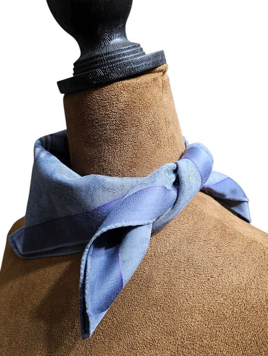 BURBERRY SCARF - Picture 12 of 13